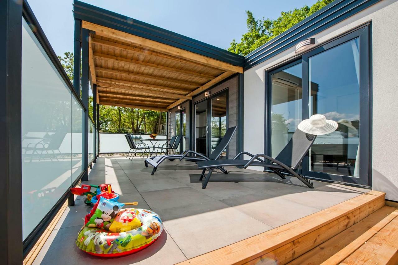 Eurocamp Mobile Homes At Fkk Nudist Campsite Solaris Tar-Vabriga 外观 照片