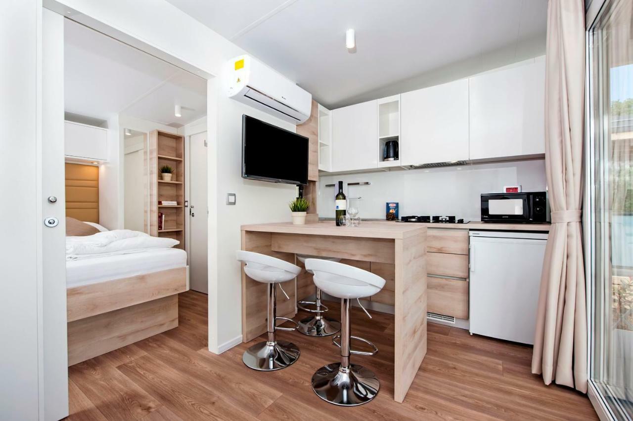 Eurocamp Mobile Homes At Fkk Nudist Campsite Solaris Tar-Vabriga 外观 照片